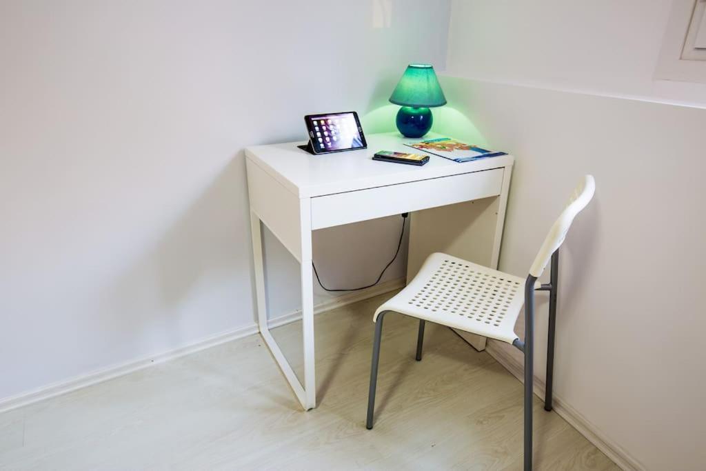 2 Bedrooms Apartment Close To Metro Dafni In Αθήνα Εξωτερικό φωτογραφία