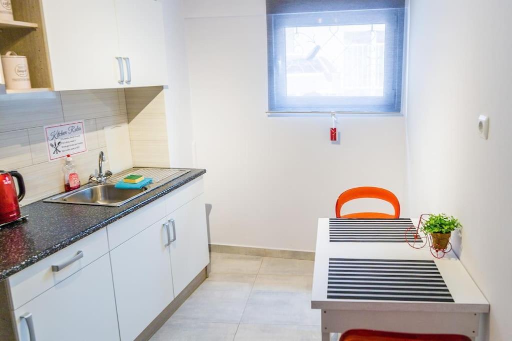 2 Bedrooms Apartment Close To Metro Dafni In Αθήνα Εξωτερικό φωτογραφία
