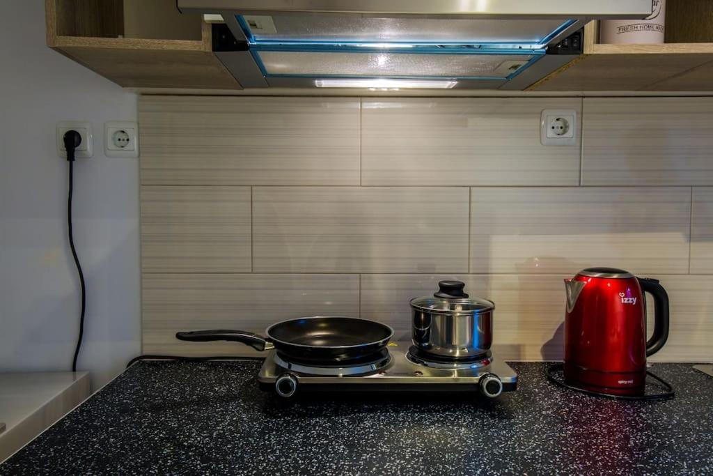 2 Bedrooms Apartment Close To Metro Dafni In Αθήνα Εξωτερικό φωτογραφία